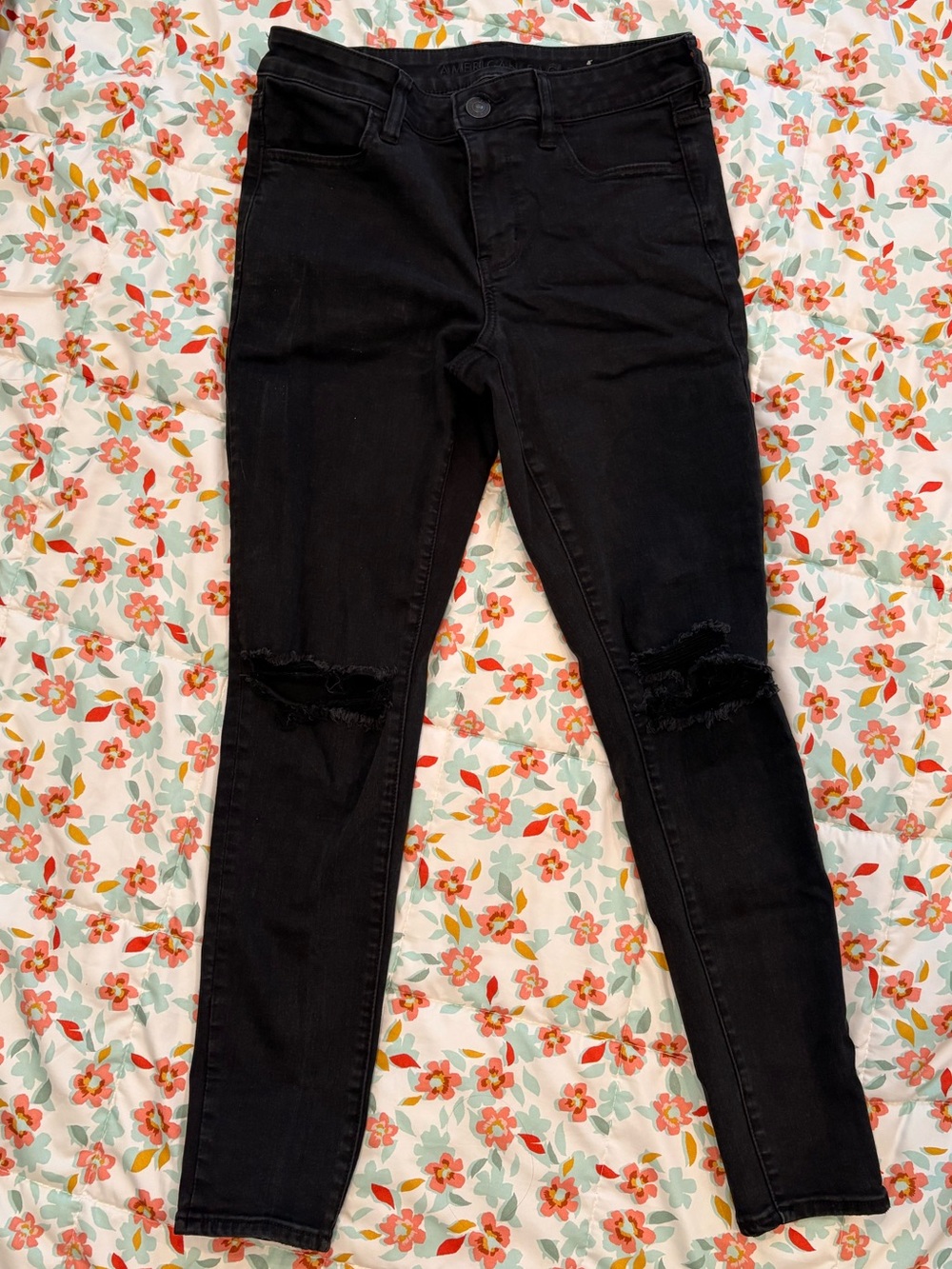 American Eagle Outfitters Black Distressed High-Rise Skinny Jeans